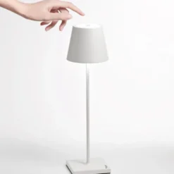 Poldina lampada da tavolo